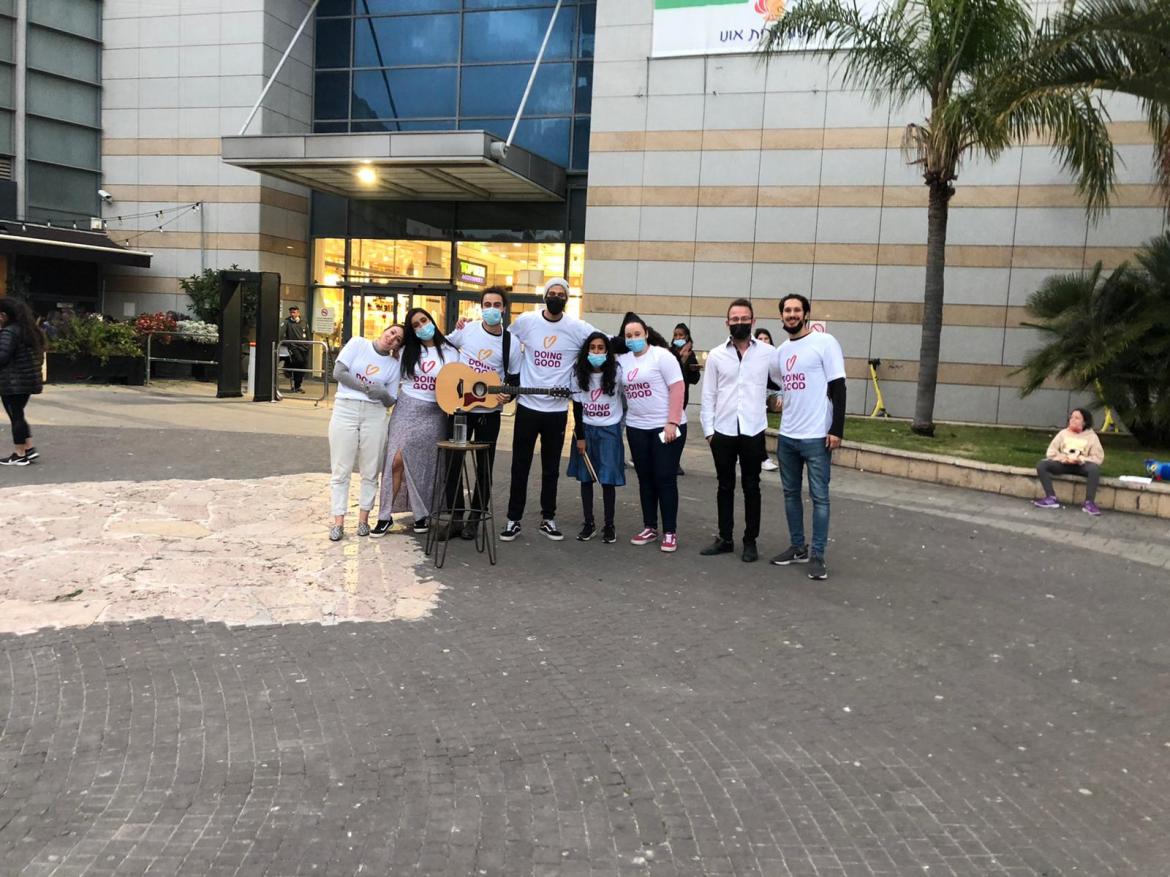 פרויקטים ליום המעשים הטובים לסטודנטים/ות בשיתוף אגודות הסטודנטים בקריה האקדמית אונו ואוניברסיטת בר אילן – התנדבות בגינה הקהילתית ופרויקט משמחים ושרים.