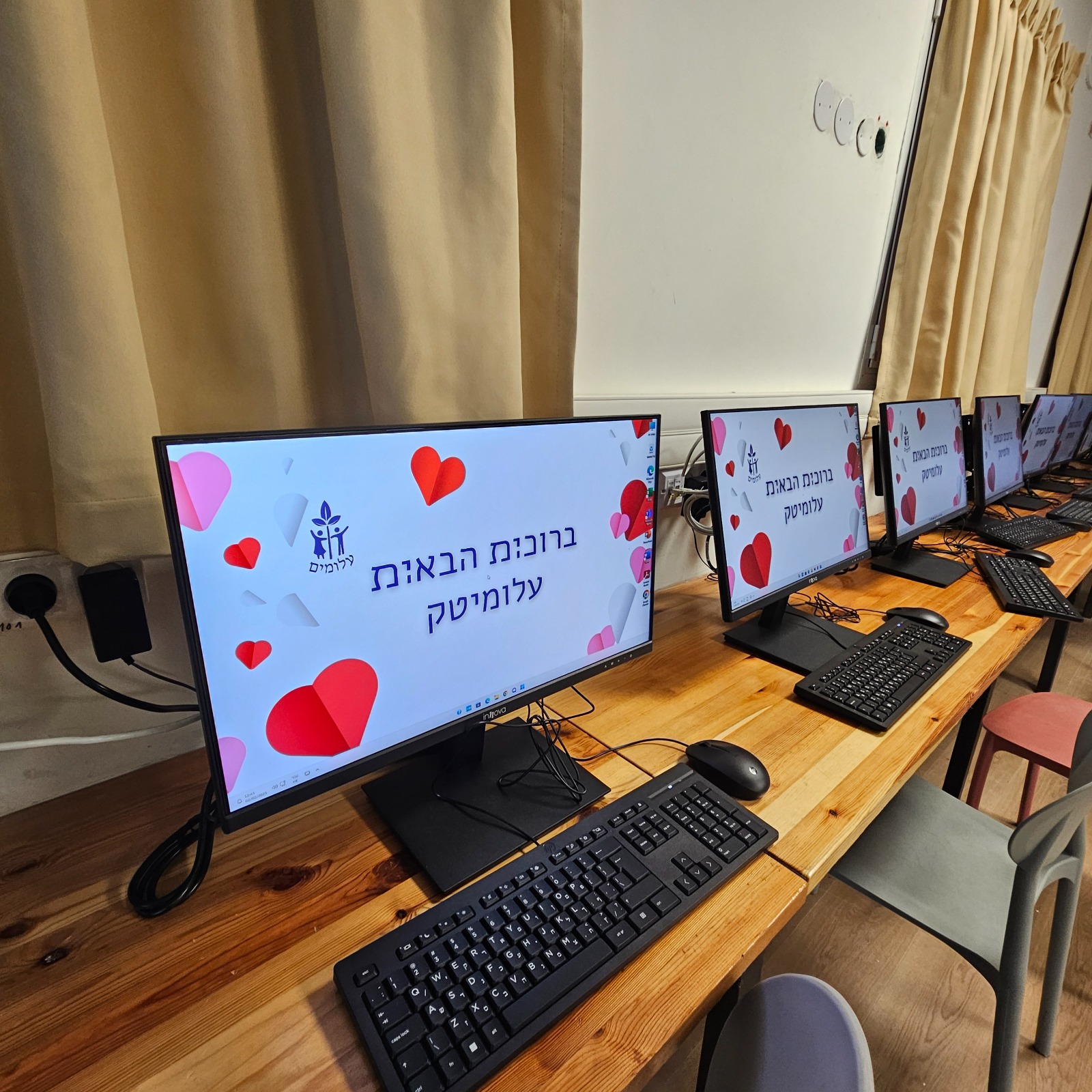 תלמידי ותלמידות בית הספר זוכים להתנסות בפיתוח יכולות טכנולוגיות מתקדמות: