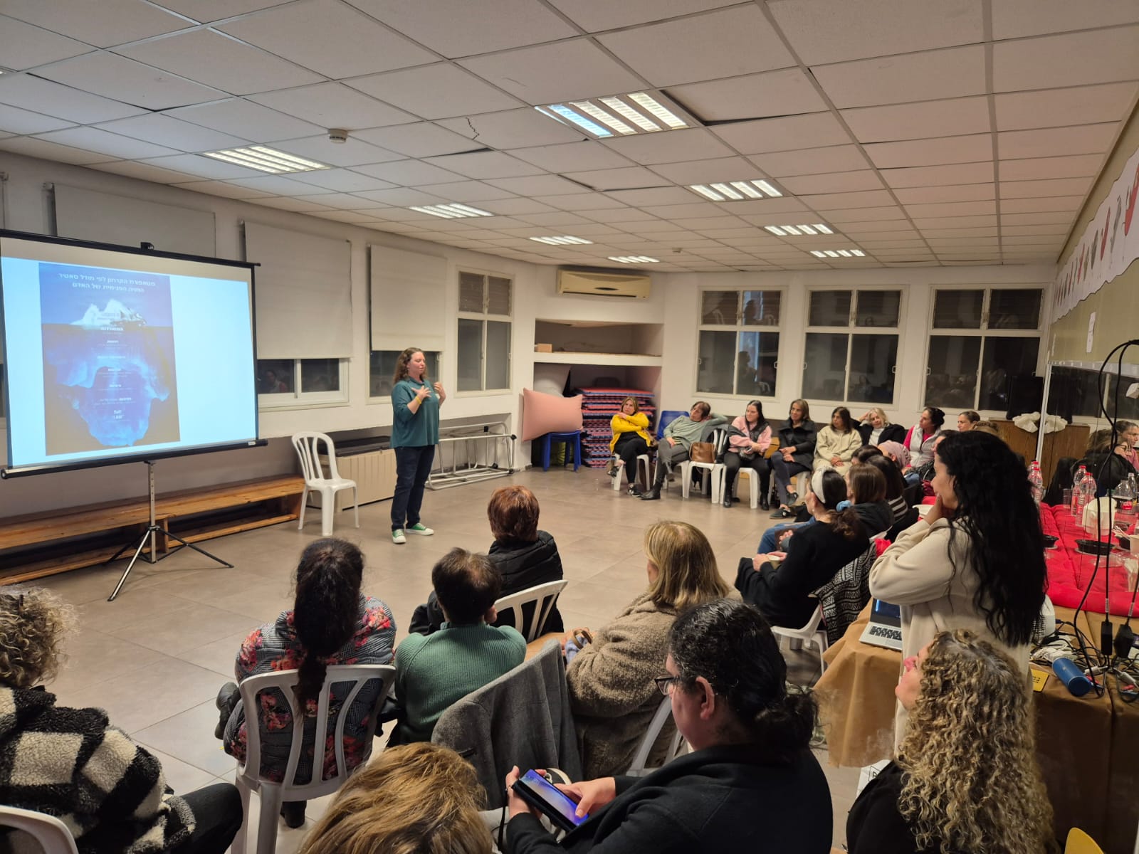 רוח של התחדשות בצהרוני המתנ"ס בקריית אונו