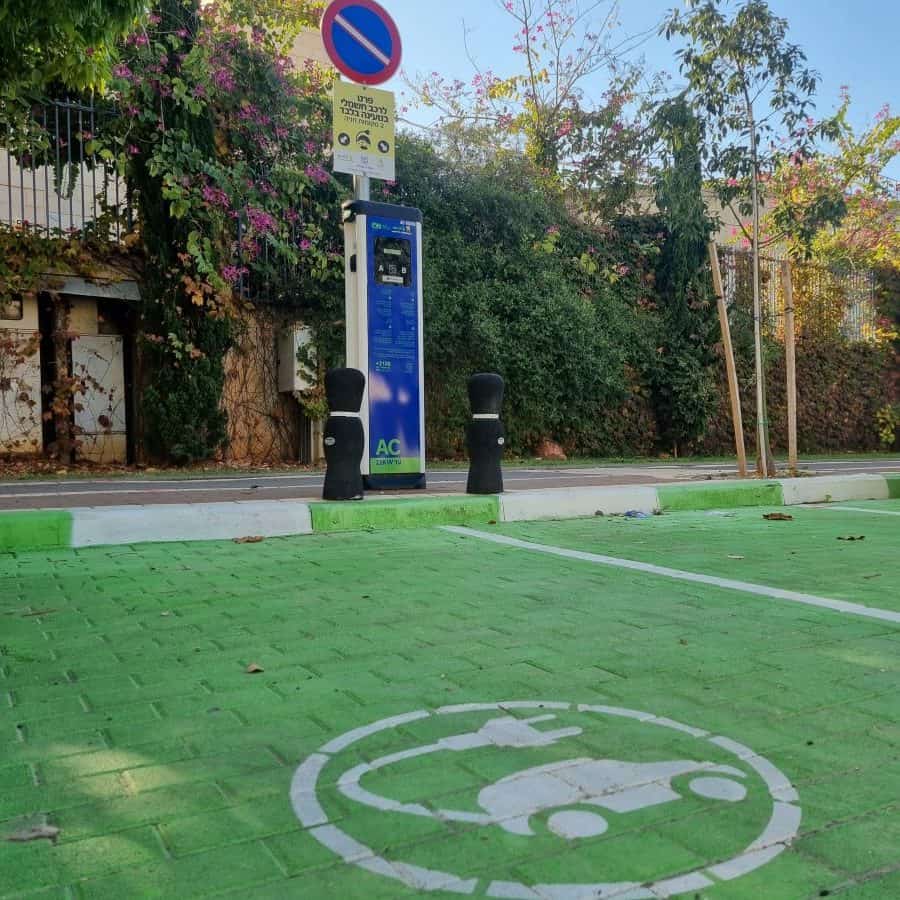 עמדת טעינה רכב חשמלי