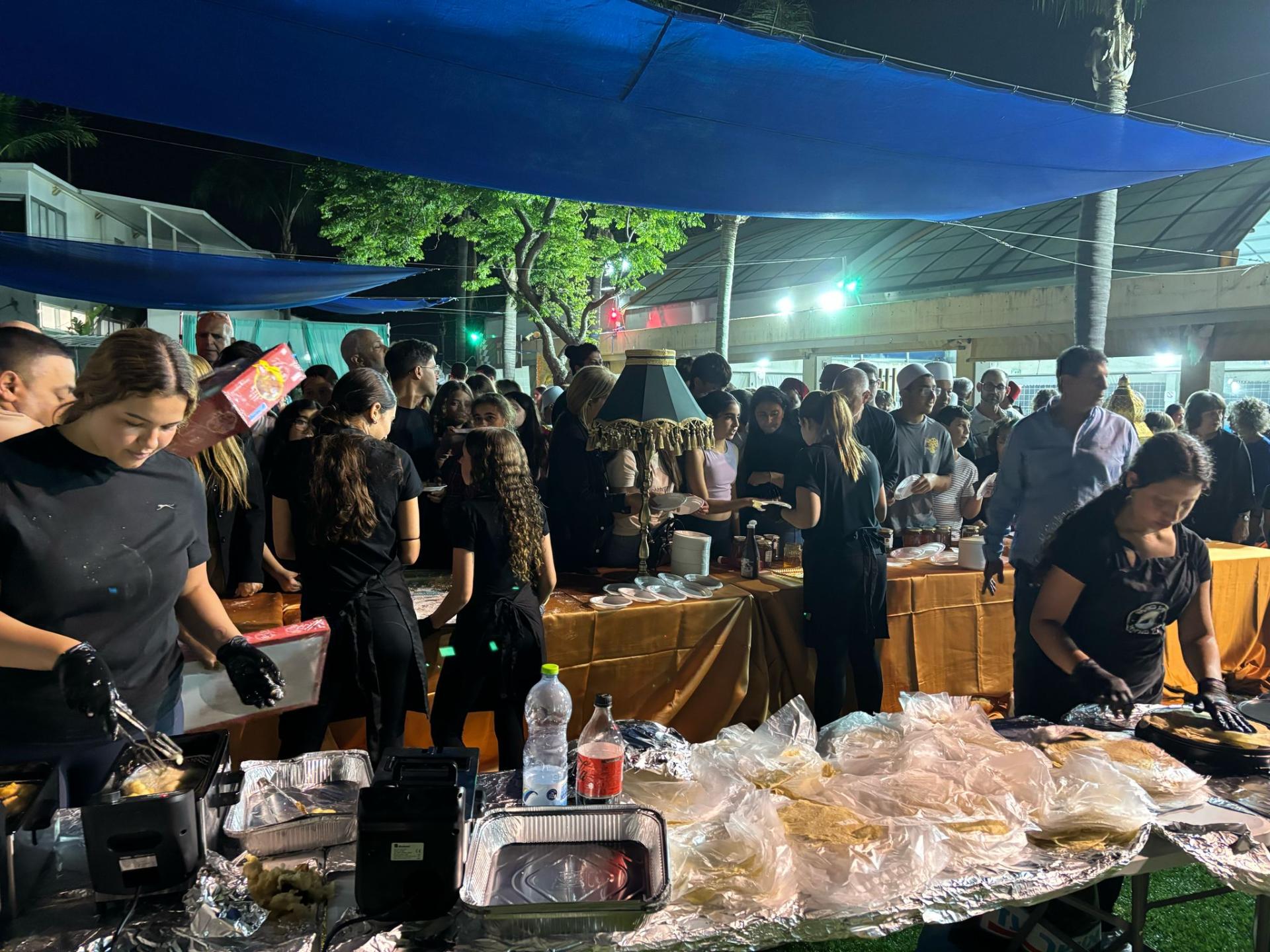 מאות תושבים חגגו במימונה העירונית של קריית אונו בבריכה העירונית