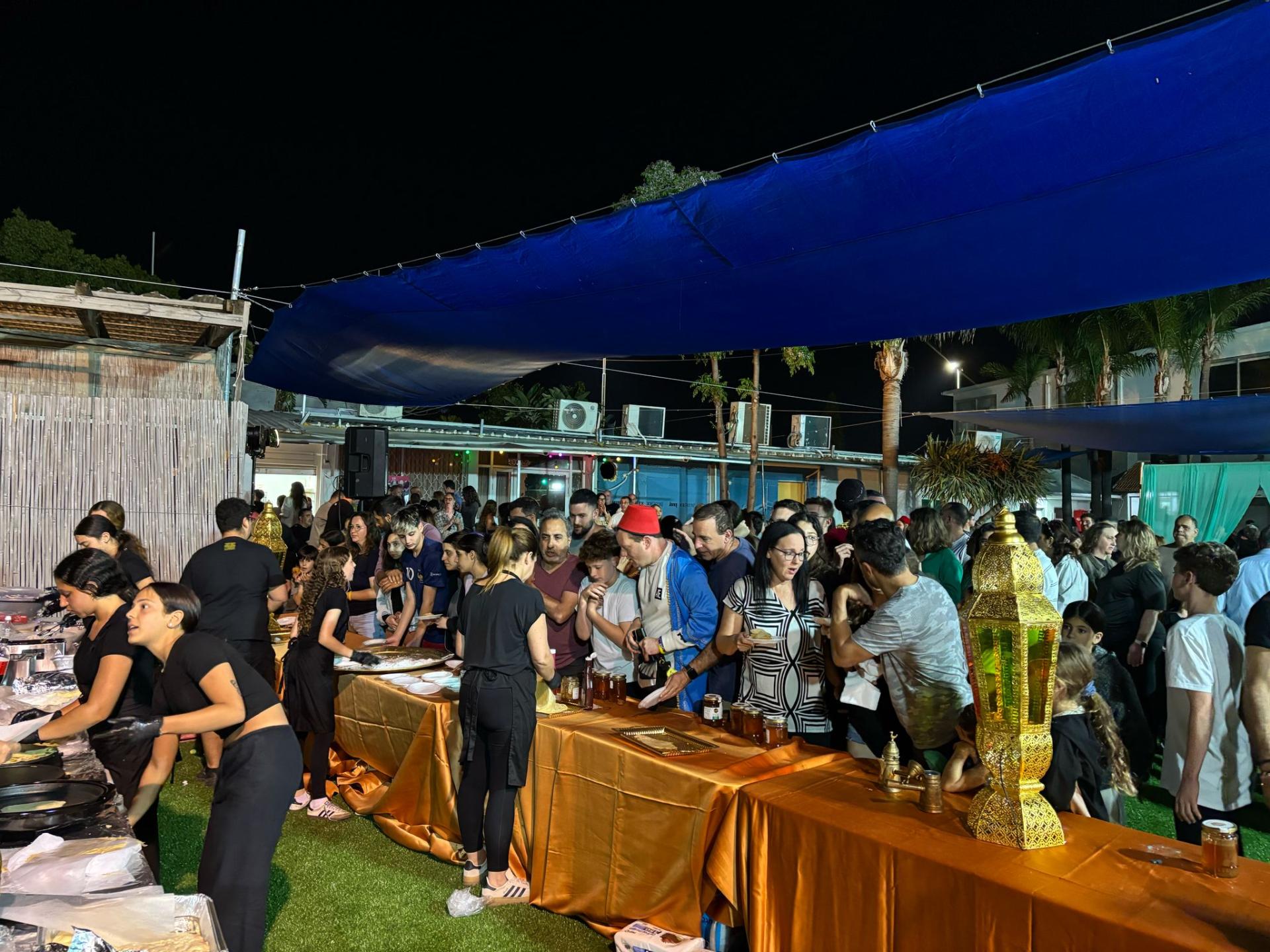מאות תושבים חגגו במימונה העירונית של קריית אונו בבריכה העירונית