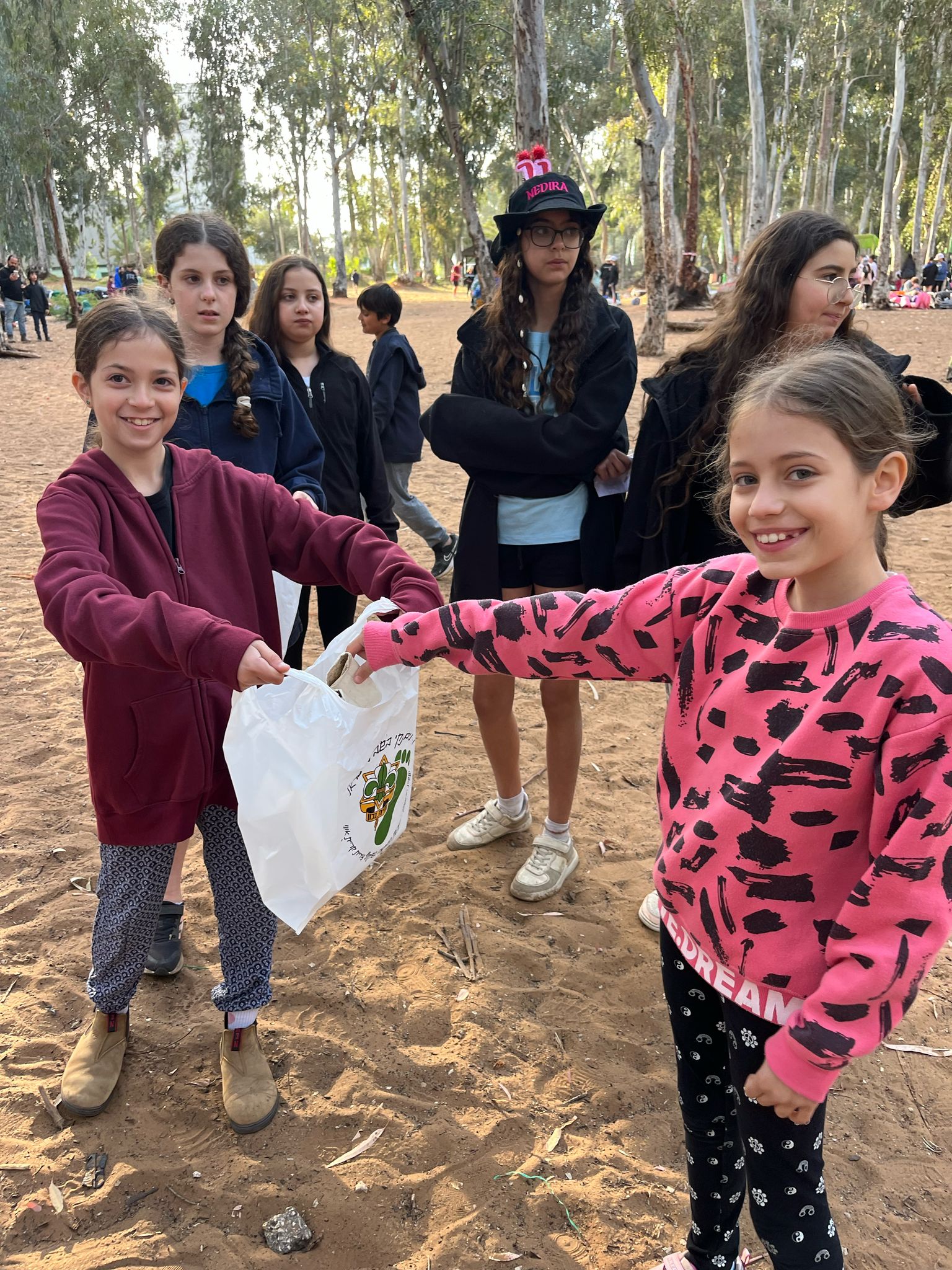 חניכי הצופים בקריית אונו יצאו לטיולים – וחזרו עם תרומה לסביבה