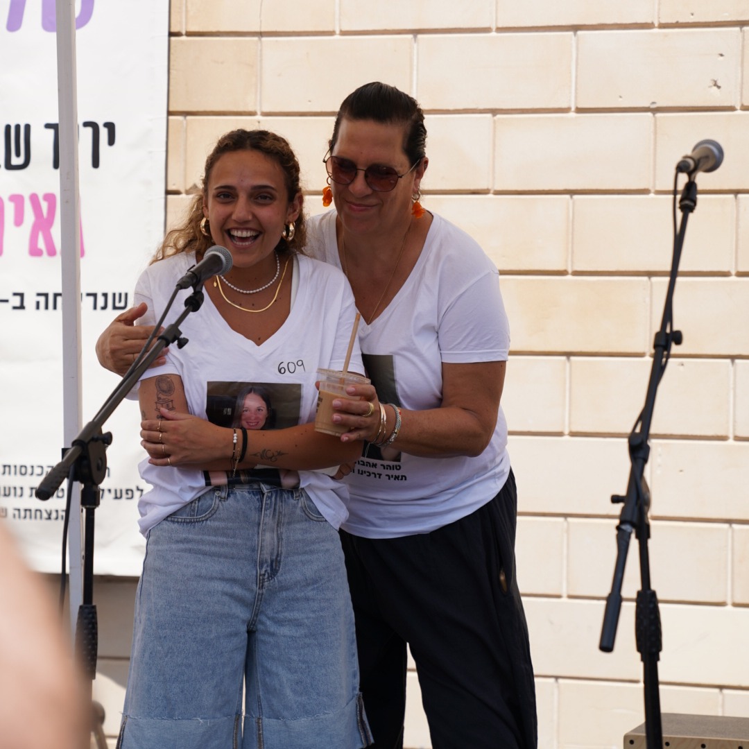 רומי גונן הגיעה לכבד את זכרה של חברתה הטובה ביריד האביב של גאיה