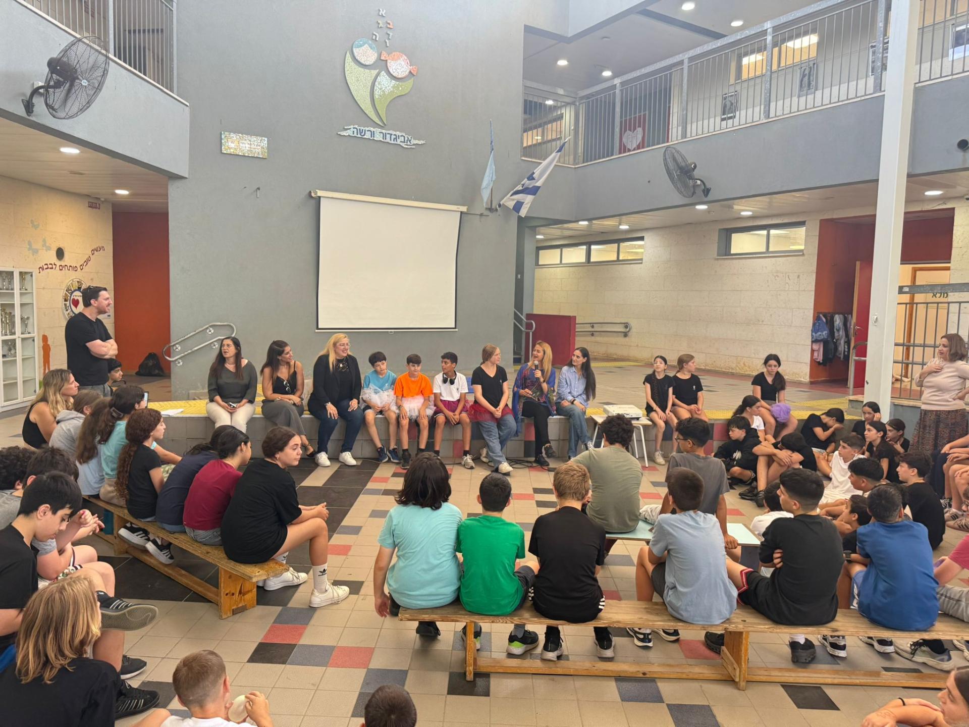 קריית אונו: החלה הצבתן של חמש מיגוניות ברחבי העיר - מערכת החינוך נפתחה כסדרה