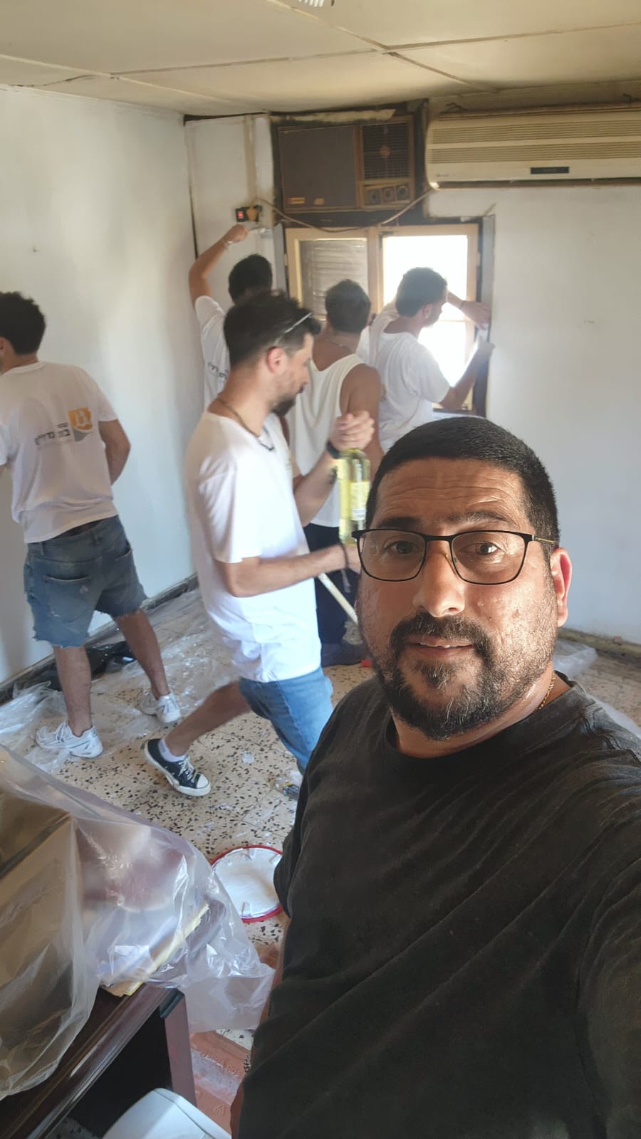 שיפוץ של תקווה שיתוף פעולה של האגף לשירותים חברתיים עם עמותת מבית לבית 