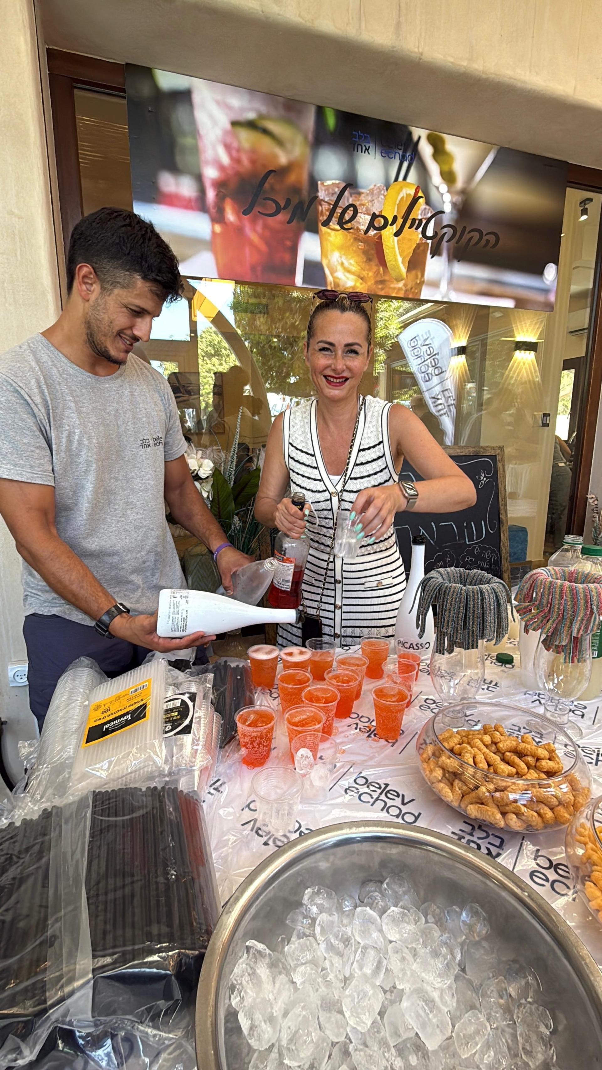 עובדות עיריית קריית אונו בשליחות קולינרית מרגשת למען החיילים הפצועים בוילה של עמותת בלב אחד